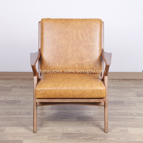 Waxy leather wooden Selig lounge chair